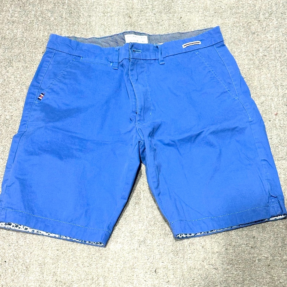 Men’s blue khaki shorts
